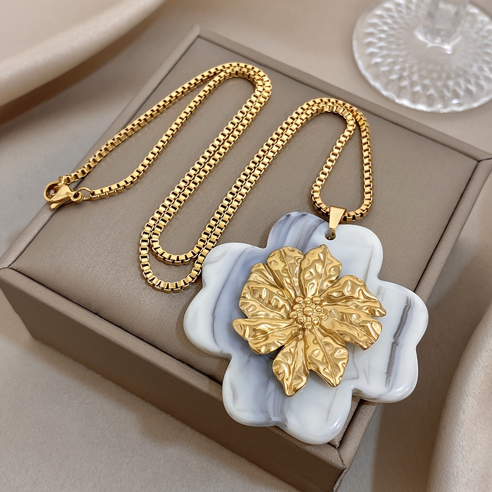 Golden Marble-Patterned Relief Flower Pendant Necklace, Unisex Gift